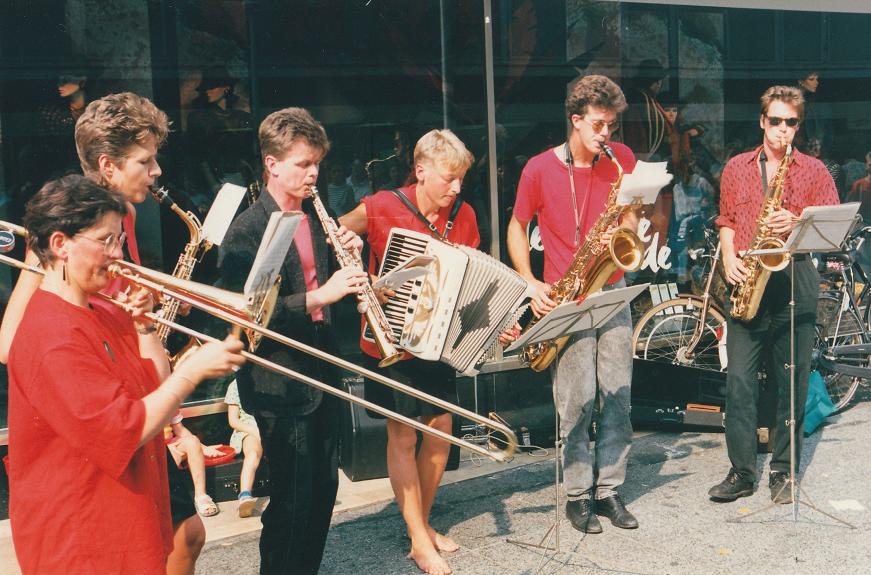 straatmuziekgroep Blasé met saxofonist Harry de Beer